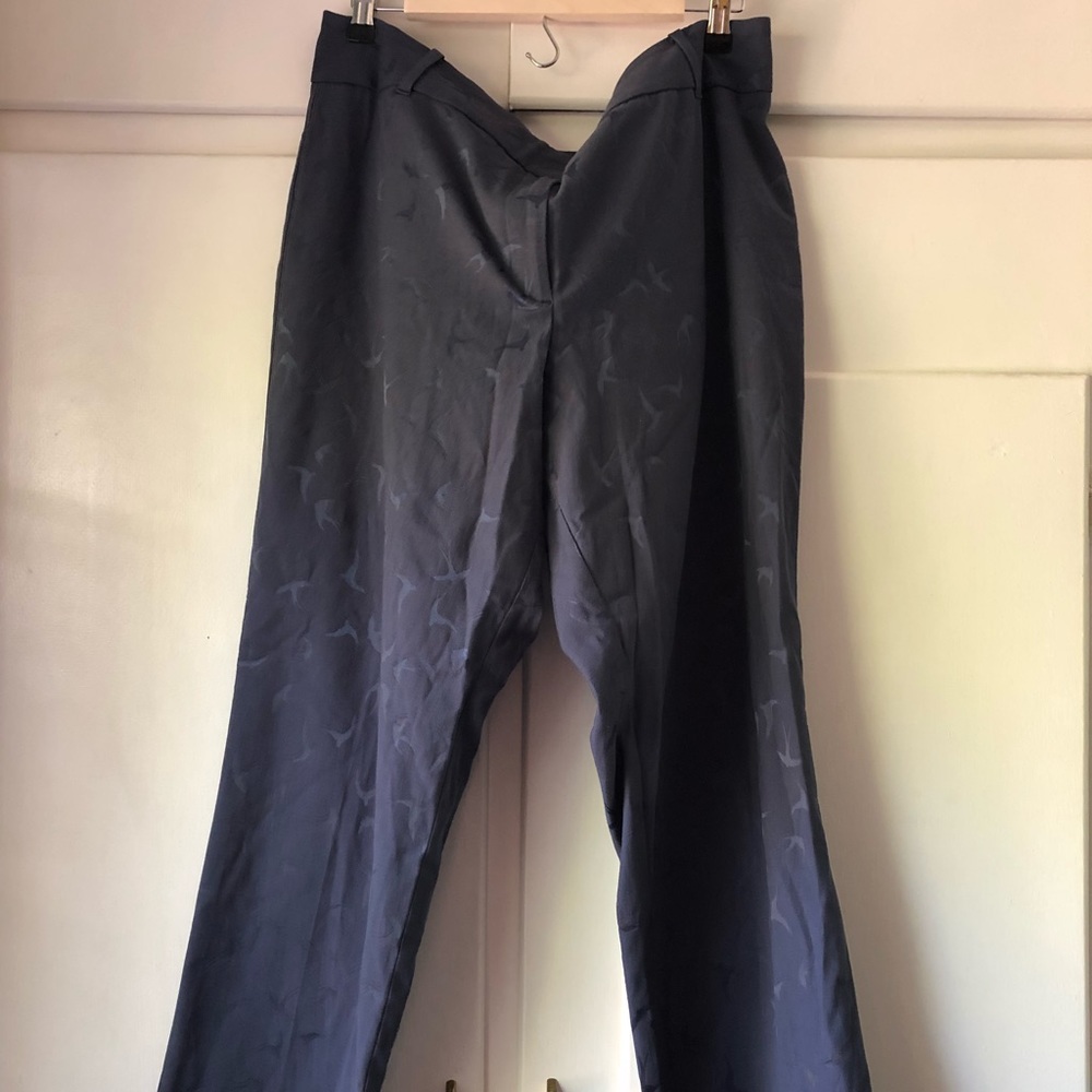 ✨HALF OFF!🌈 Gorgeous bird print navy slacks